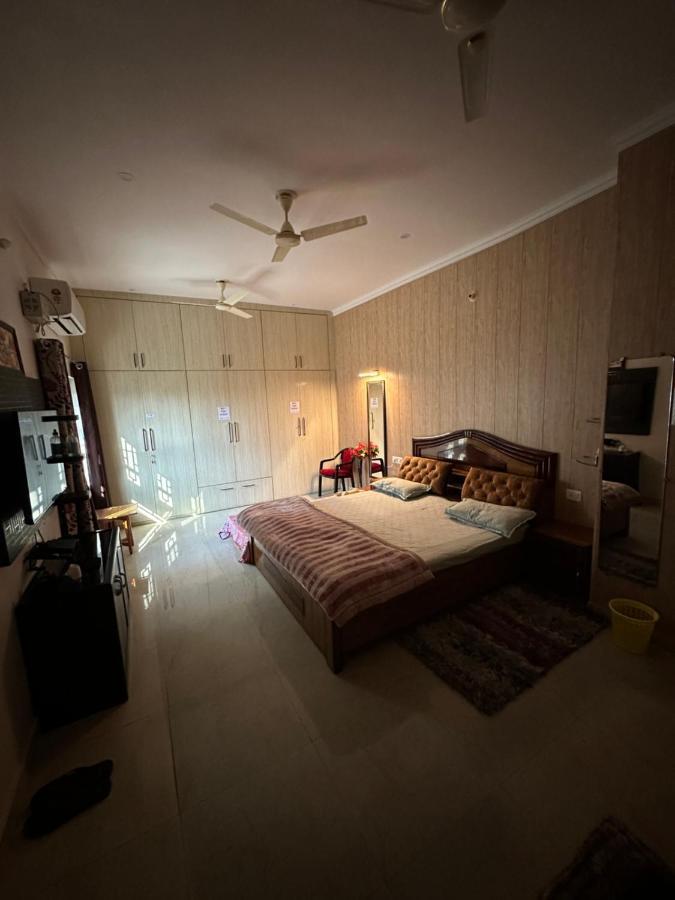 Kaashi Flora Vila Varanasi Exterior foto