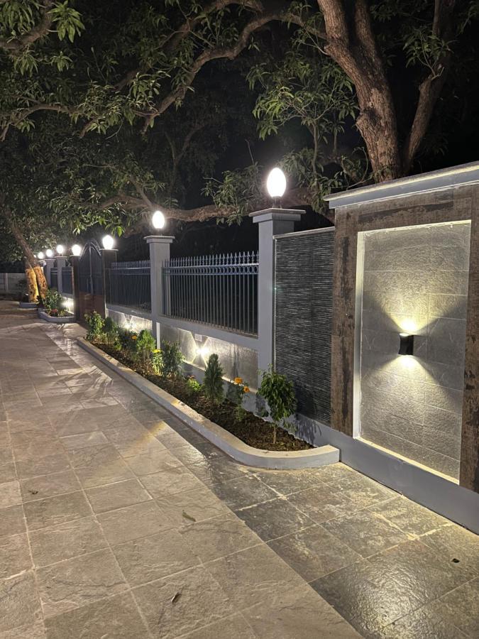 Kaashi Flora Vila Varanasi Exterior foto