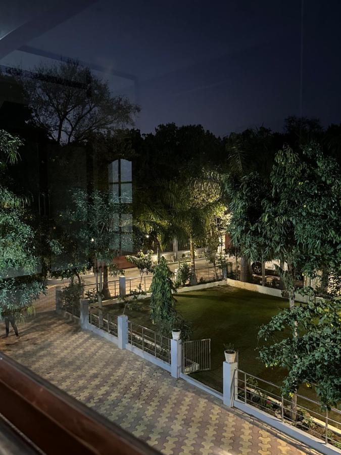 Kaashi Flora Vila Varanasi Exterior foto