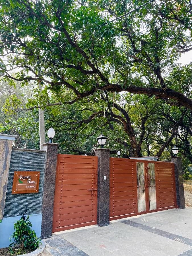 Kaashi Flora Vila Varanasi Exterior foto