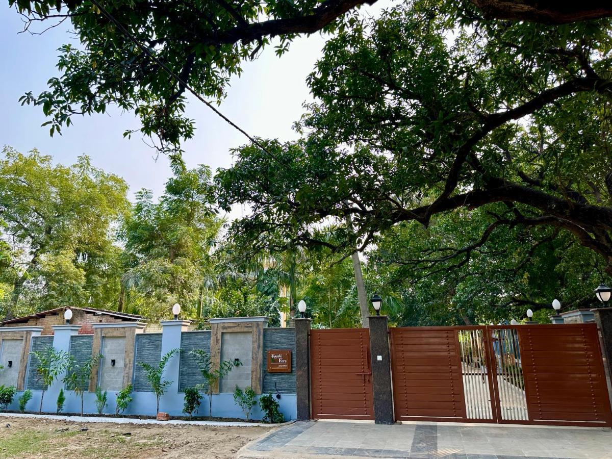 Kaashi Flora Vila Varanasi Exterior foto