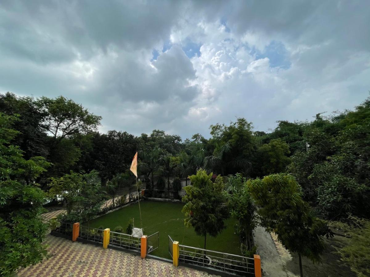 Kaashi Flora Vila Varanasi Exterior foto